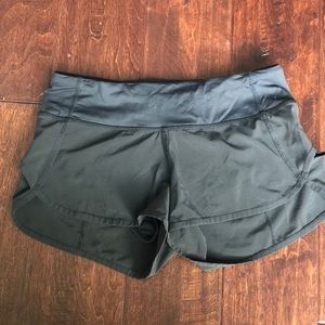 Lululemon Speed Up Short 
2.5"